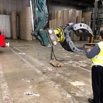 Onsite excavator grapple repair